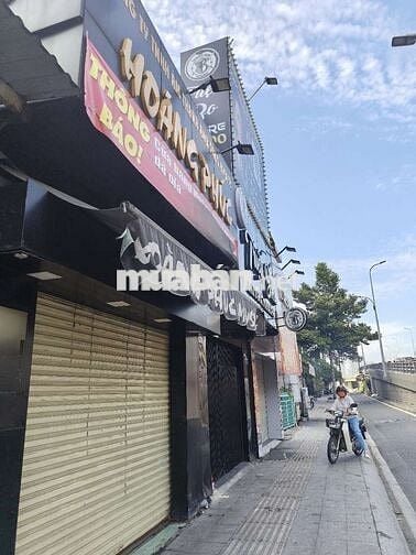 Cho thuê nhà mặt tiền Nguyễn Tri Phương, Quận 5 4x11 2 tấm kinh doanh