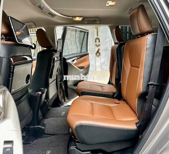 Toyota Innova 2.0V 2019 Số tự động | Đồng Ánh Kim