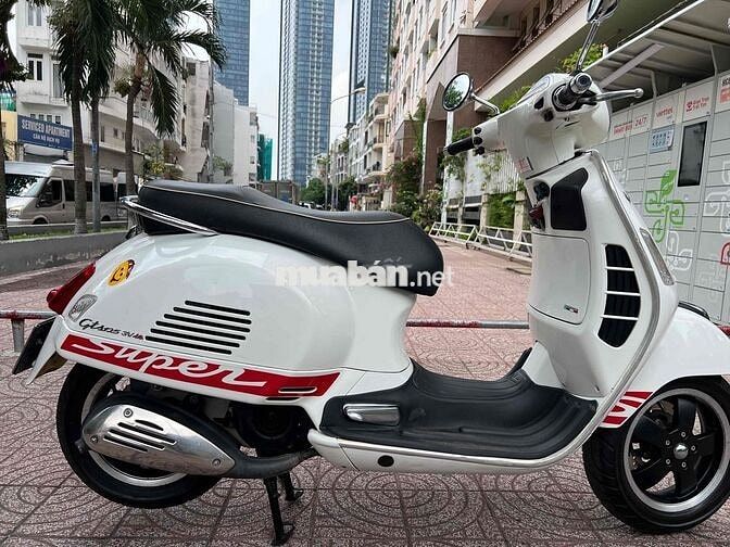 Piaggio Vespa GTS 125 Super 2013 Trắng 13.300 km
