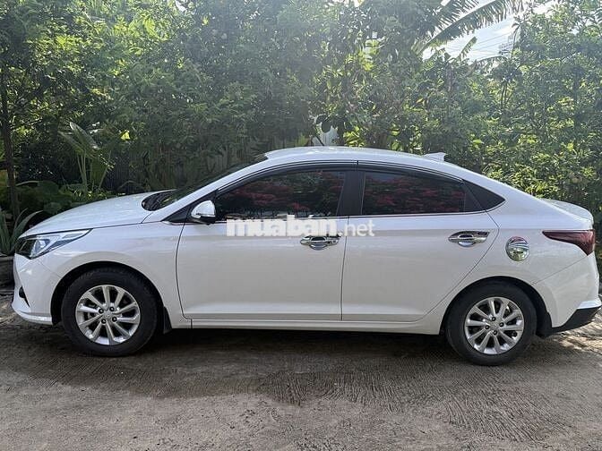 Hyundai Accent 2023 Số sàn 24.000 km Trắng