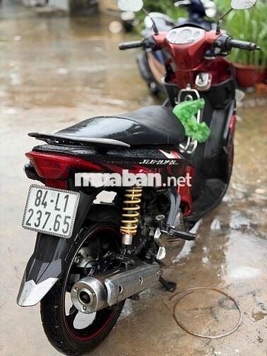 Yamaha Novo 4 Tự động Đen, Đỏ