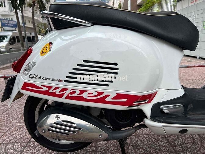 Piaggio Vespa GTS 125 Super 2013 Trắng 13.300 km