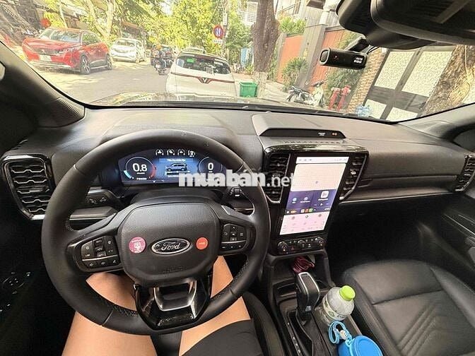 Ford Everest Titanium 7 chỗ Đen 14.463 km