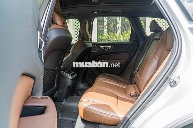 Volvo XC60 Ultra 2025 Xám 3.000 Km