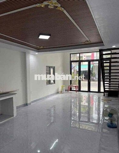 10tr cho thuê nhà mặt tiền PHẠM NHỮ TÂNG 2pn