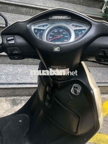 Honda Lead Fi  bstp , màu vàng kem