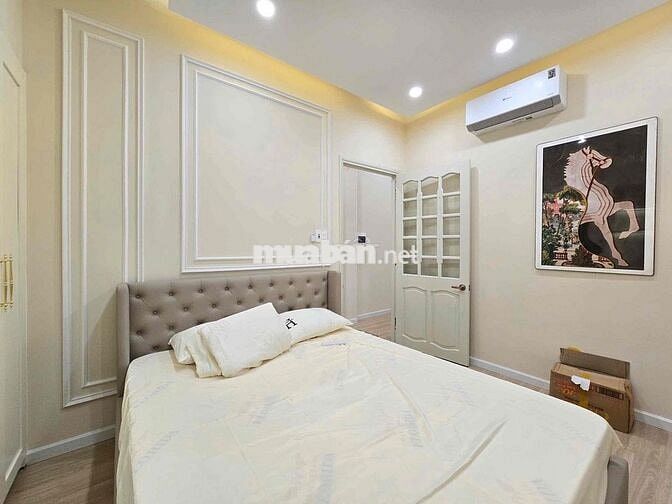 134 CHO THUÊ NHÀ ĐẸP 3 TẦNG 250M² CÓ BỒN TẮM LỘ THIÊN