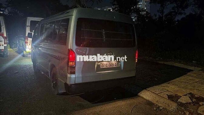 Toyota Hiace 2009 Dầu 6 chỗ 900kg Xanh ngọc