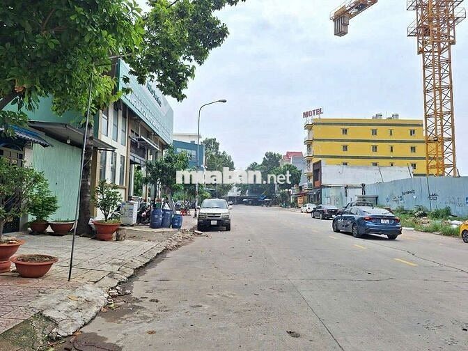 Đất 171m ngang 6m mặt tiền kinh doanh gần VinCom ngã tư 550 Dĩ An.