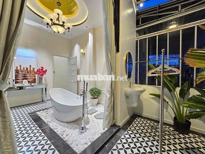 134 CHO THUÊ NHÀ ĐẸP 3 TẦNG 250M² CÓ BỒN TẮM LỘ THIÊN