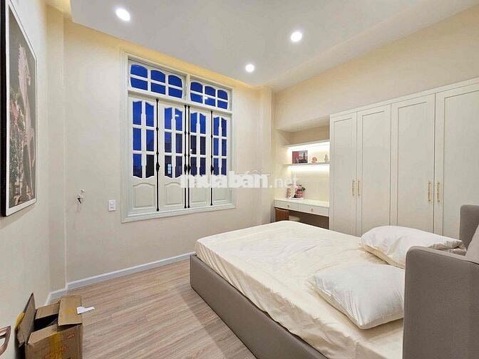 134 CHO THUÊ NHÀ ĐẸP 3 TẦNG 250M² CÓ BỒN TẮM LỘ THIÊN