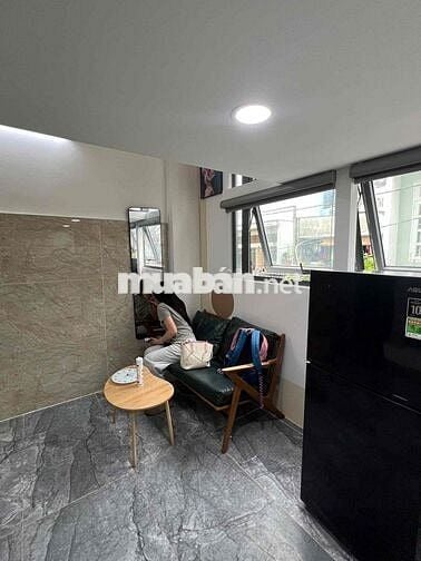 PHÒNG MỚI TOANH 100% FULL NỘI THẤT LÓT GẠCH TONE GỖ