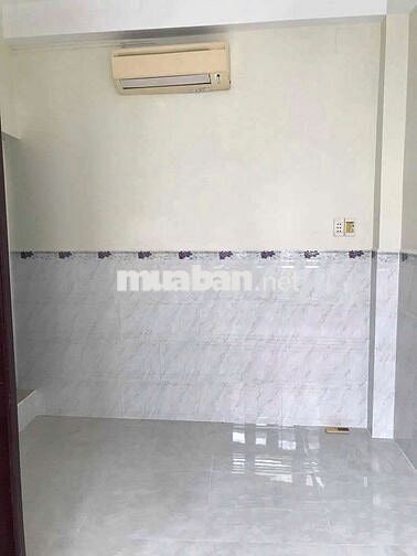nhà nc sát mt đường đõ Quang đâu p.Phạm ngũ lão Q1