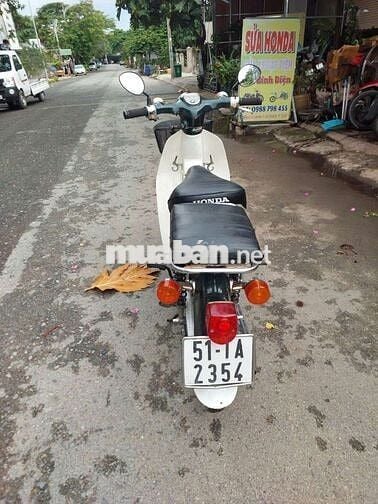 Honda Super Cub 81 50cc Trắng, Đen
