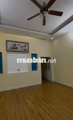 cuối lê trọng tấn - bán đất tặng nhà -dt:78m2,hxh-giá nhỉnh 3 đồng