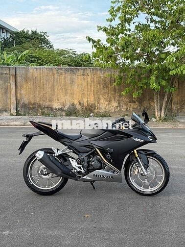 Honda CBR150R màu Đen