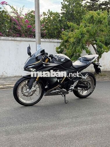 Honda CBR150R màu Đen