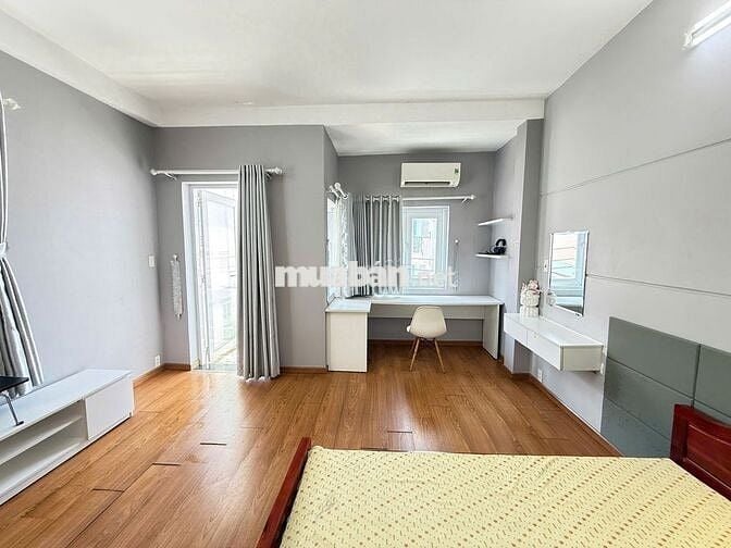 Phòng Quận 7, Ban Công , Cửa sổ trời , Nội Thất Đẹp - Giá 3.8tr.