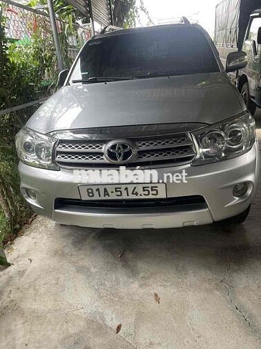Toyota Fortuner 2010 Số sàn Bạc 184.115 km