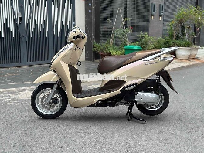 Cần bán xe Honda lead  Đk 2017 Bstp khoá Smartkey
