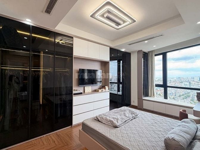 BÁN CĂN HỘ 3 PHÒNG NGỦ NỘI THẤT CAO CẤP TẠI ROYAL CITY