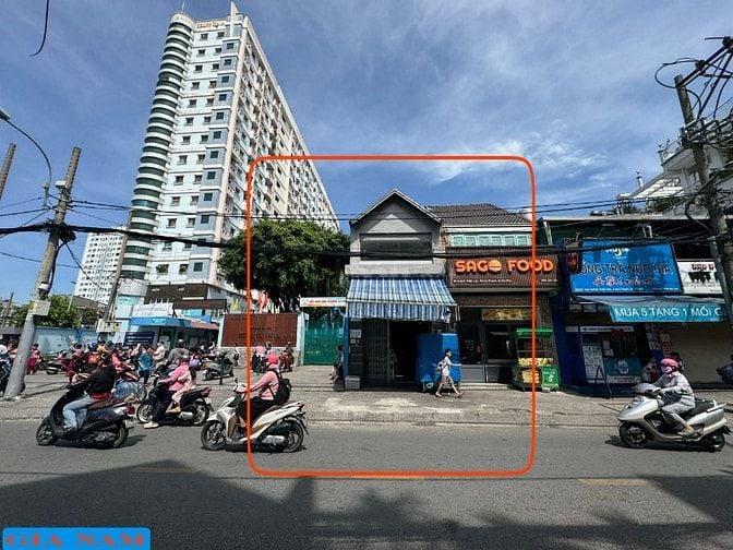 BÁN NHÀ MẶT TIỀN KINH DOANH : 83 HUỲNH THIỆN LỘC - P. HÒA THẠNH - Q.TP
