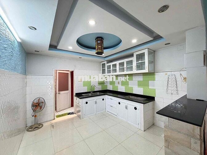 Nhà nguyên căn đối diện Emart phan huy ích gò vấp