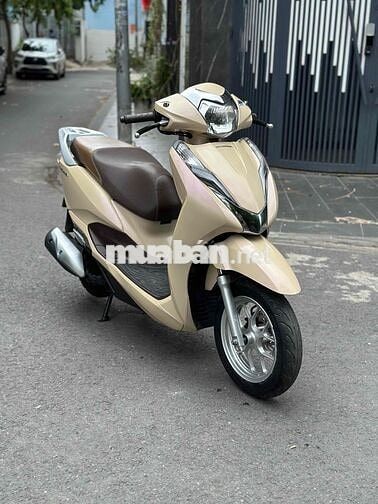 Cần bán xe Honda lead  Đk 2017 Bstp khoá Smartkey