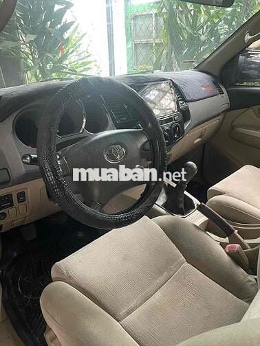 Toyota Fortuner 2010 Số sàn Bạc 184.115 km