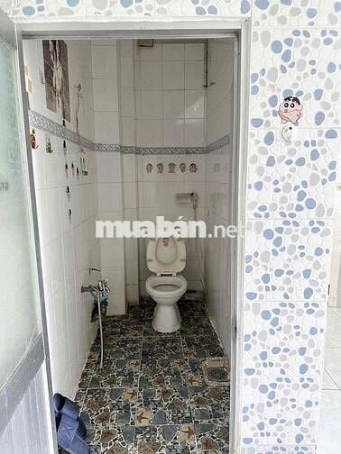 Phòng trọ Q5 21m2, ban công thoáng, sạch sẽ