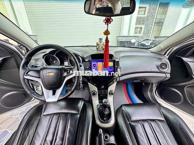 Chevrolet Cruze LT 2017 Số sàn Trắng 5 chỗ