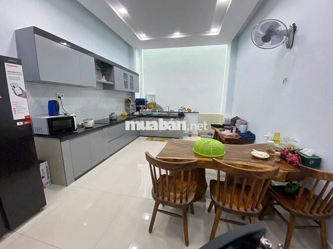 Cho thuê nhà mặt tiền khu Hoa bằng phường Tân Sơn nhì:;4x 22M