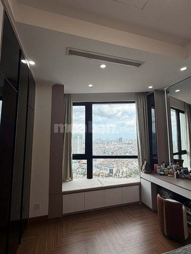 BÁN CĂN HỘ 3 PHÒNG NGỦ NỘI THẤT CAO CẤP TẠI ROYAL CITY