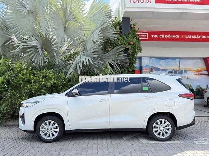 CẦN BÁN TOYOTA INNOVA CROSS 2.0V 2024 GIÁ TỐT