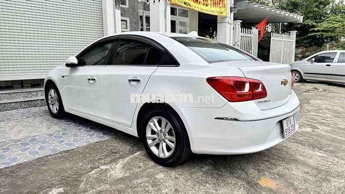 Chevrolet Cruze LT 2017 Số sàn Trắng 5 chỗ