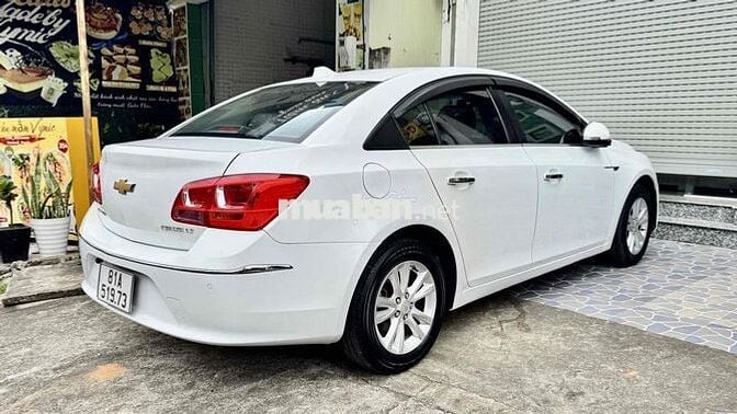 Chevrolet Cruze LT 2017 Số sàn Trắng 5 chỗ