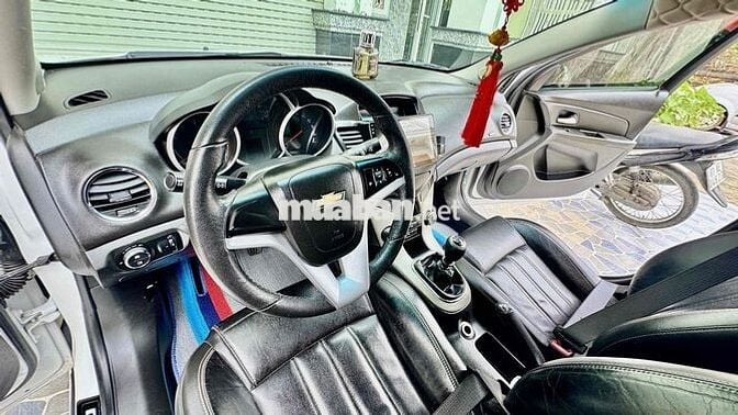 Chevrolet Cruze LT 2017 Số sàn Trắng 5 chỗ