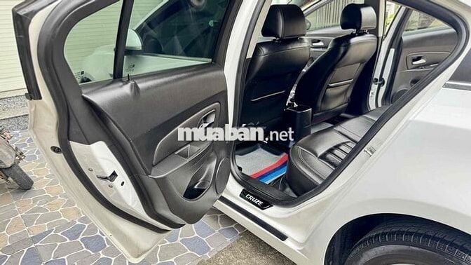 Chevrolet Cruze LT 2017 Số sàn Trắng 5 chỗ