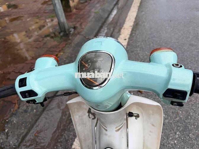 mình cần bán chiếc xe cúp học sinh 50cc đẹp ạ