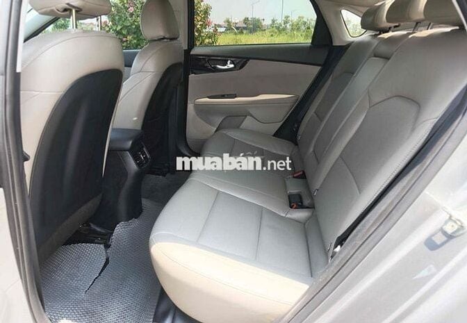 Kia Cerato Deluxe 2020 110.000 km Xám Tự động