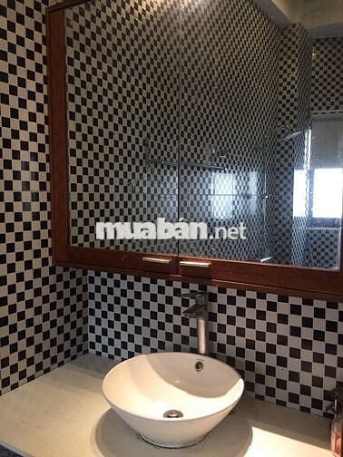 Cho thuê nhà hẻm xe hơi đường 2 Tháng 9, ngay cầu Rồng, công viên Apec