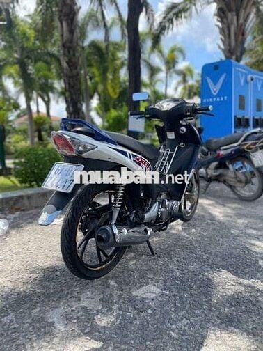 Suzuki Axelo Xanh trắng zin êm ái