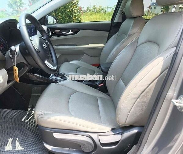 Kia Cerato Deluxe 2020 110.000 km Xám Tự động