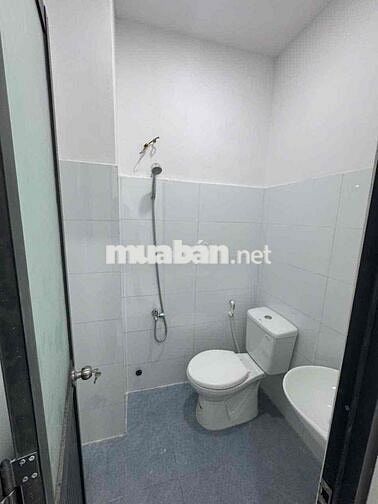Nhà bán Cách bến xe Q8 , 2 cây số DT 3m3x10 .1 lầu 2 P 2 wc sổ hồng