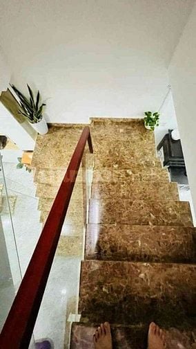 NHÀ XÂY 5 TẦNG - HXH - CẠNH ĐƯỜNG LÊ VĂN THỊNH