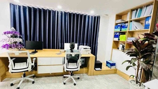 NHÀ XÂY 5 TẦNG - HXH - CẠNH ĐƯỜNG LÊ VĂN THỊNH