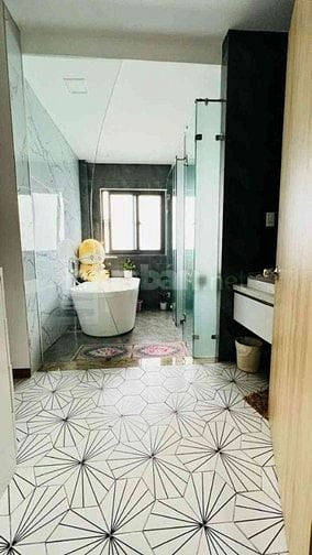 NHÀ XÂY 5 TẦNG - HXH - CẠNH ĐƯỜNG LÊ VĂN THỊNH