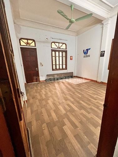 Cho thuê nhà 50m2 mặt ngõ ô tô tránh làm văn phòng