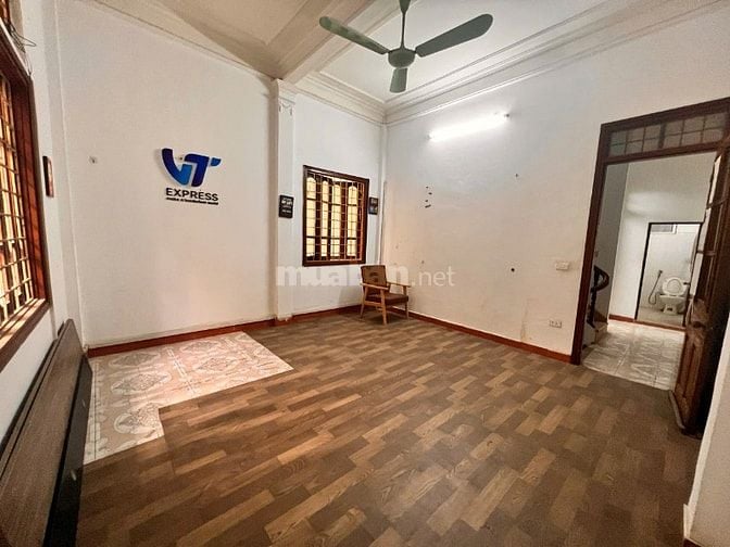 Cho thuê nhà 50m2 mặt ngõ ô tô tránh làm văn phòng