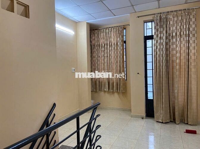 Cho thuê nhà 2pn hẻm xe hơi đường Bờ Bao Tân Thắng, Quận Tân Phú